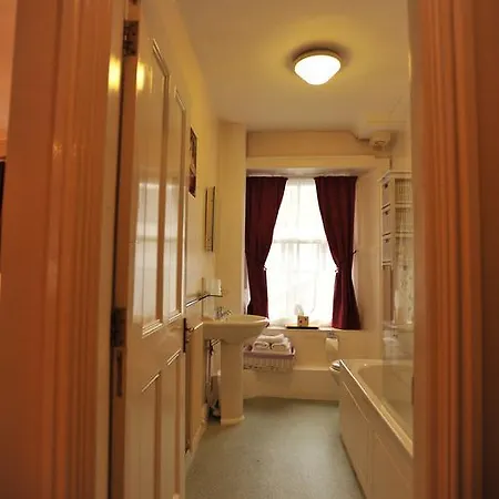 Hotel George 4*